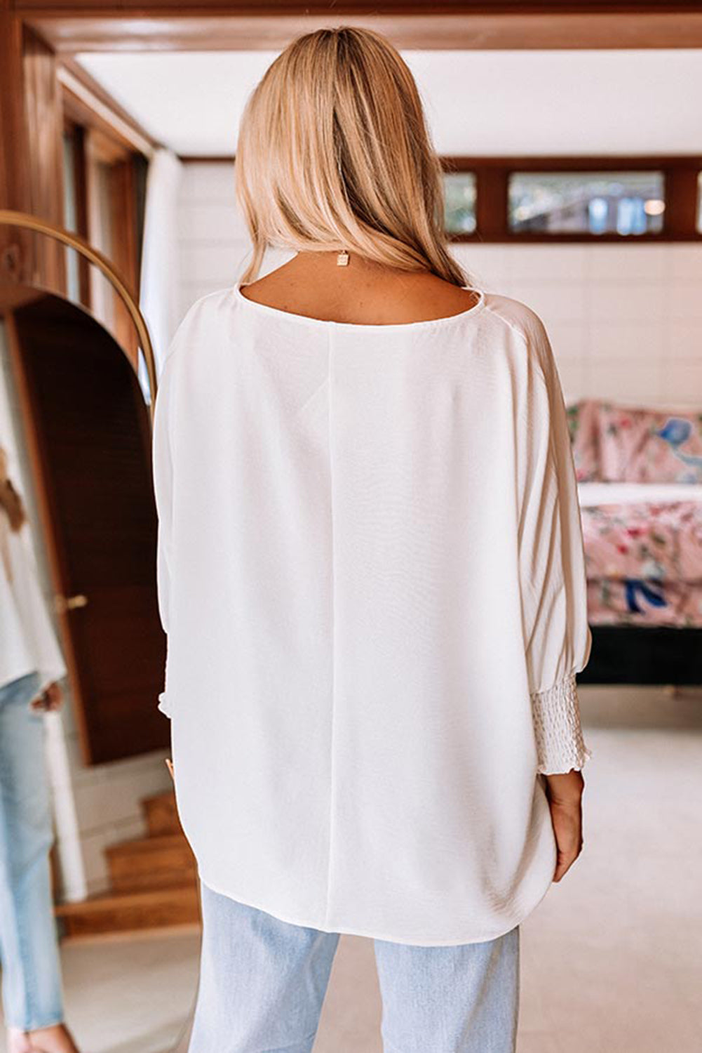 Blusa blanca con puños fruncidos